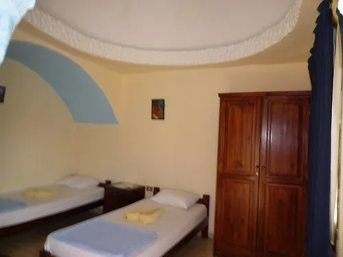 Dolphin Camp Hostel